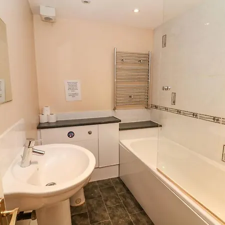 Central 2 Bed Ground Floor Appt Buxton  Exterior photo