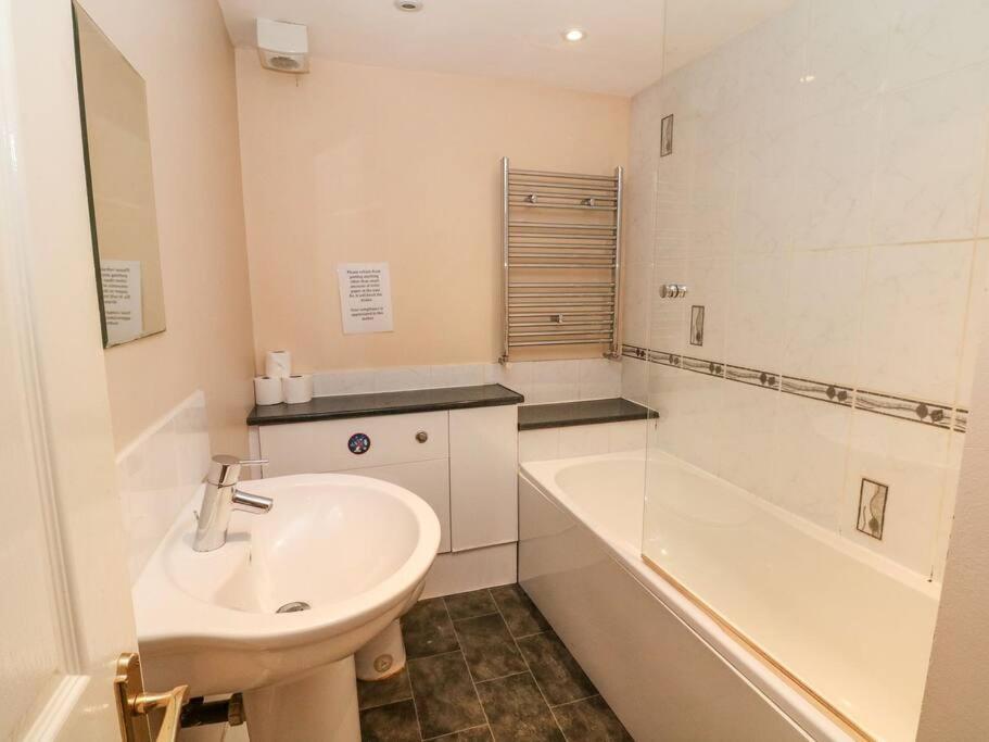 2 Bed Ground Floor Appt Apartment Buxton (Derbyshire)