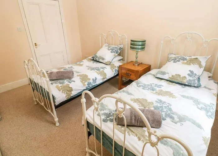 Central 2 Bed Ground Floor Appt